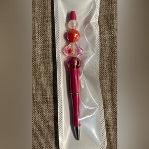 Head in the clouds! Pink Beaded Pen

8$ for one and 21$ for 3.